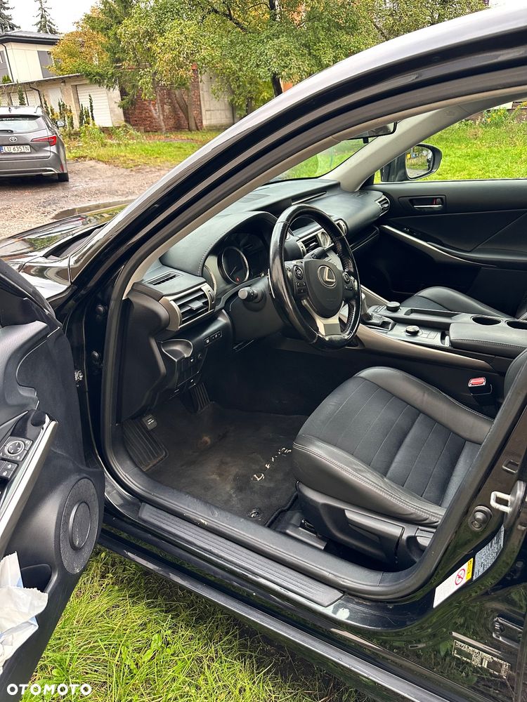 Lexus IS 200t Elite - 7