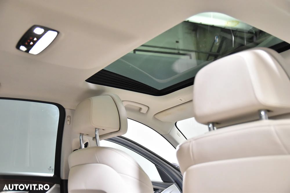 BMW Seria 5 520i Aut. Luxury Line - 23