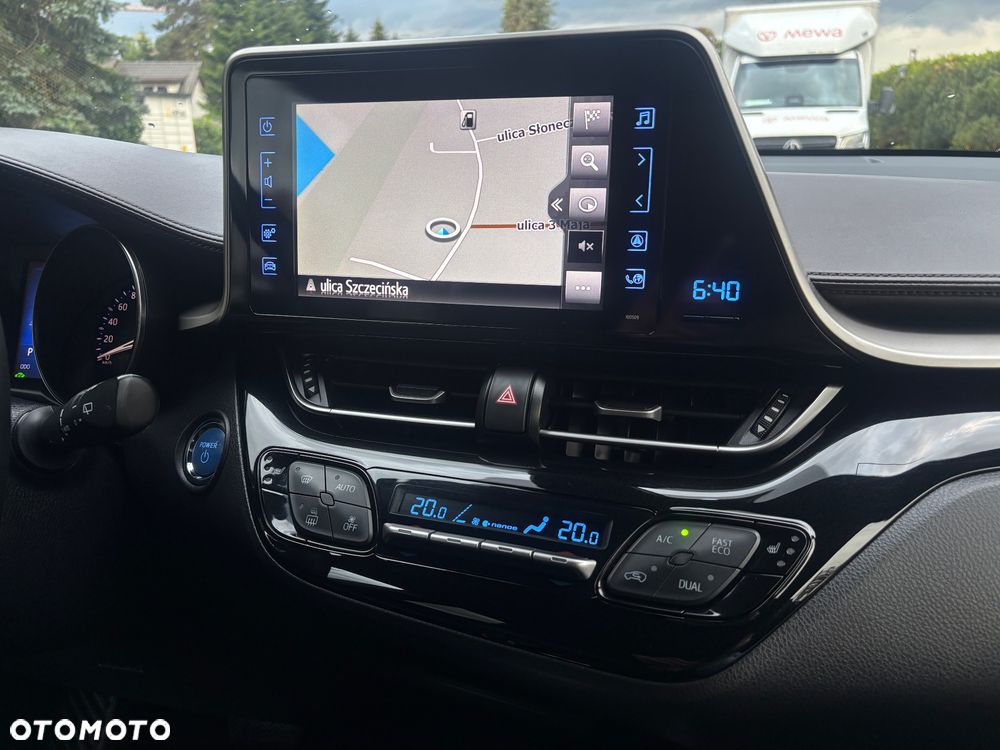 Toyota C-HR Business-Edition - 32