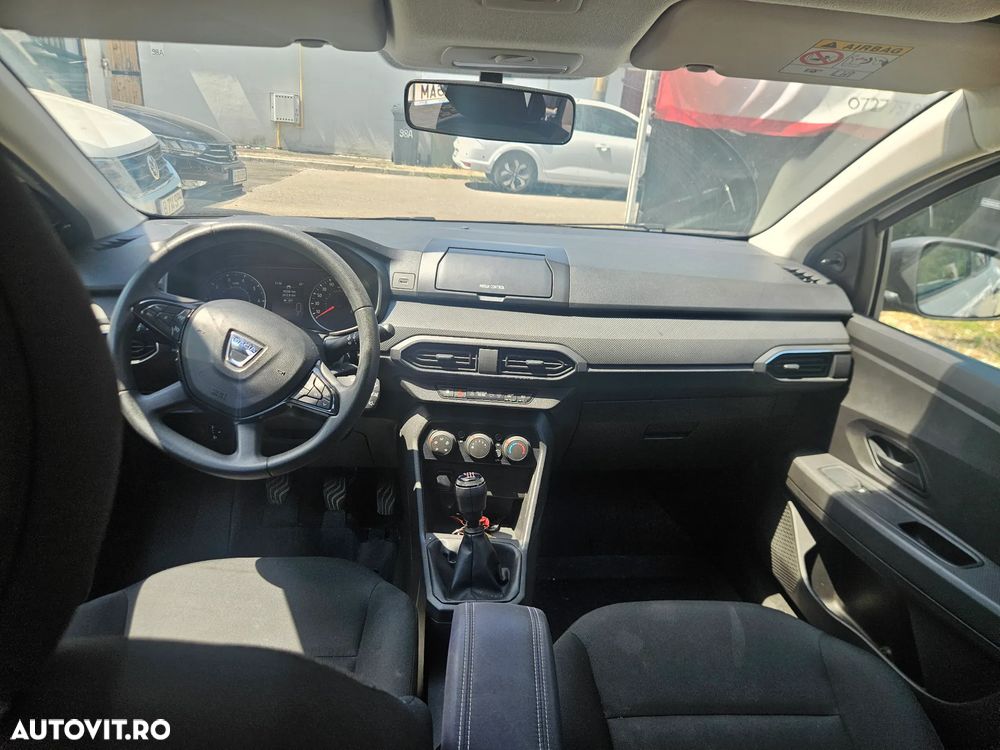 Dacia Logan TCe 90 Essential - 3