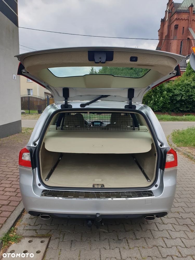 Volvo V70 D4 Geartronic Linje Svart - 38