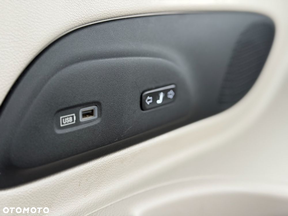 Chrysler Pacifica - 18