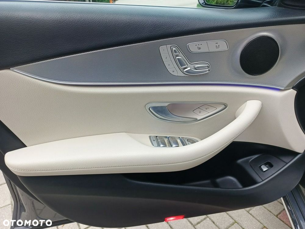 Mercedes-Benz Klasa E 220 d 9G-TRONIC - 30