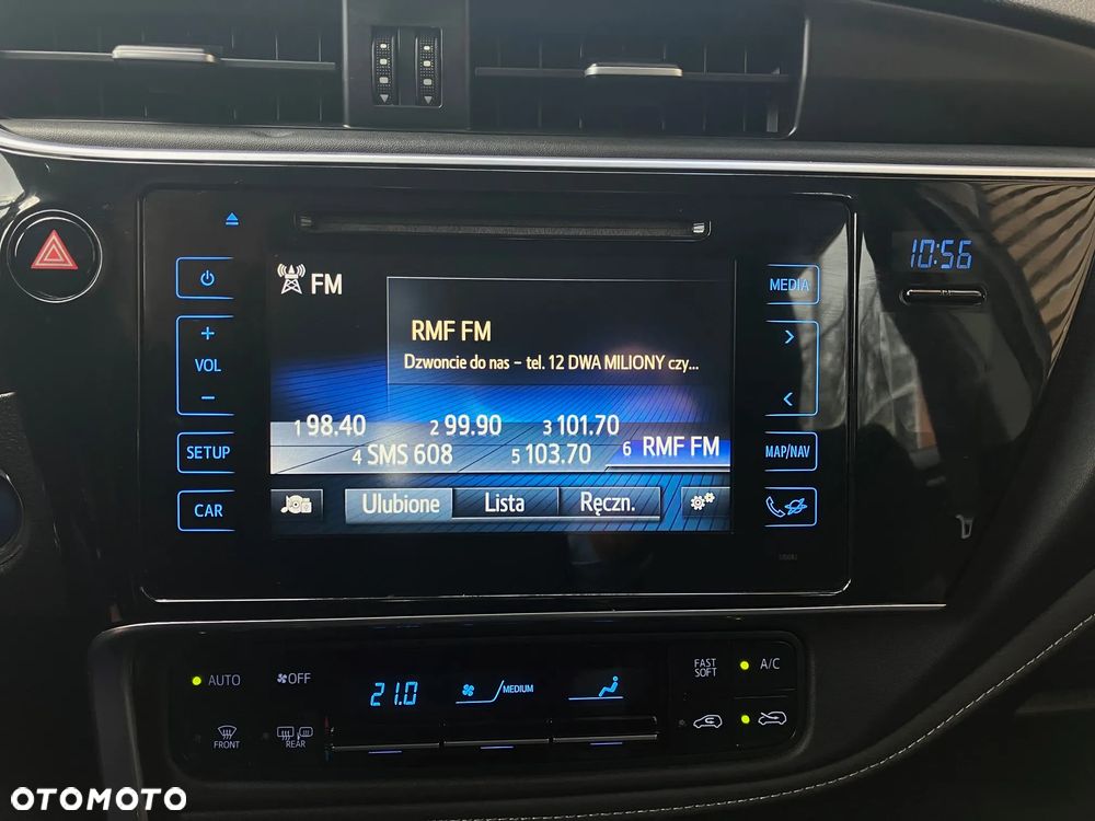 Toyota Auris Hybrid 135 Premium - 26