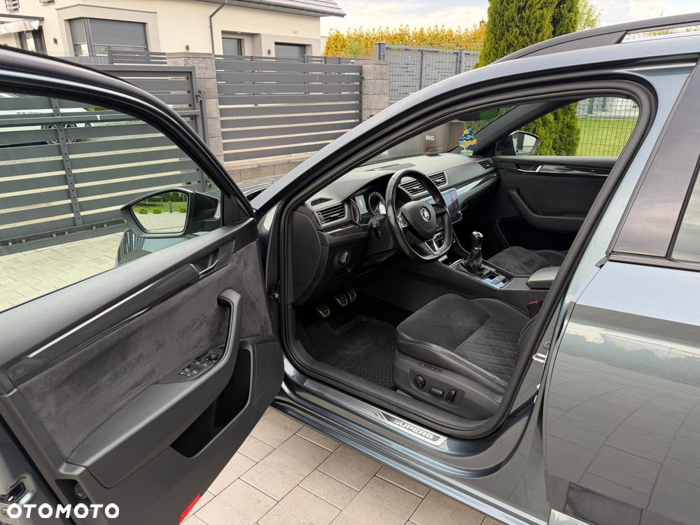 Skoda Superb 1.8 TSI Sportline - 10