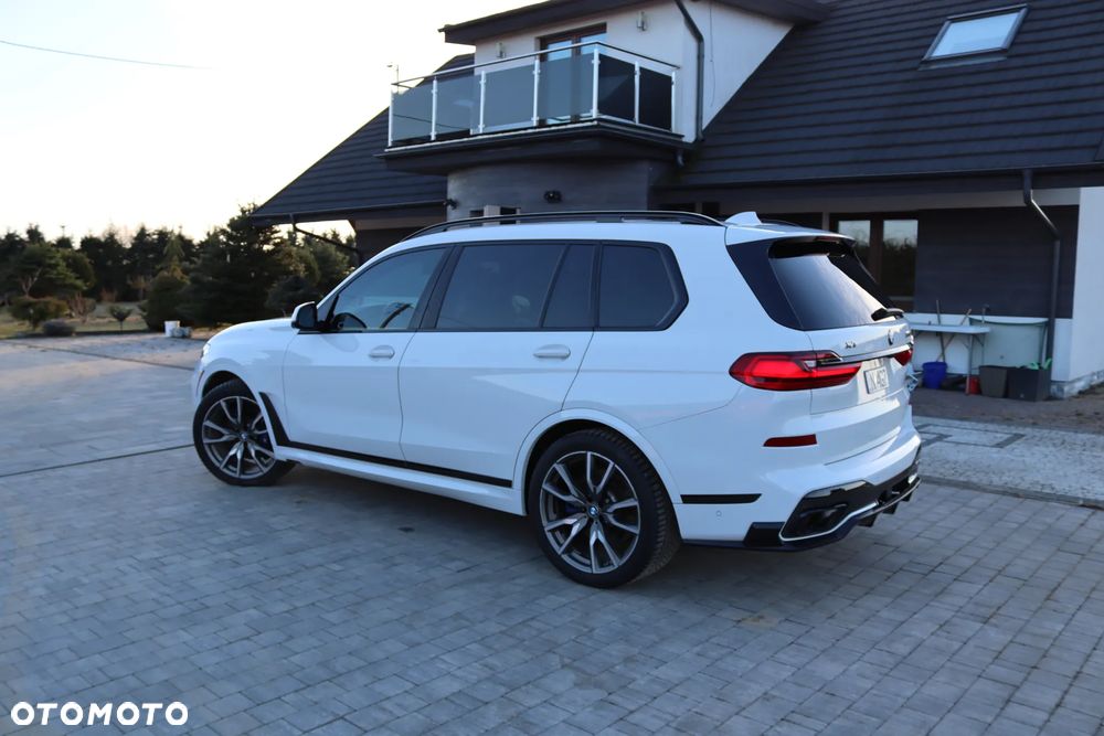 BMW X7 M50i - 10