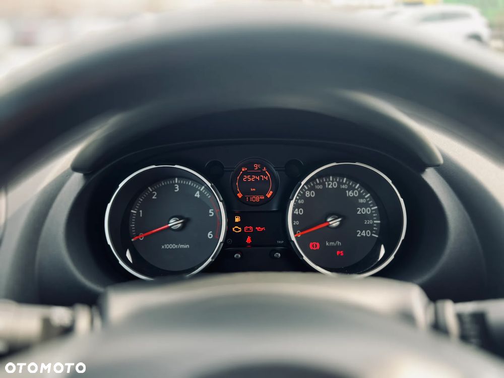 Nissan Qashqai 2.0 dCi DPF acenta - 29