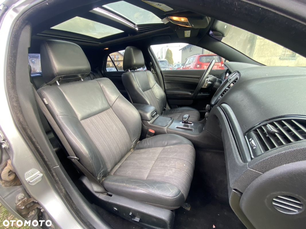 Chrysler 300s - 17