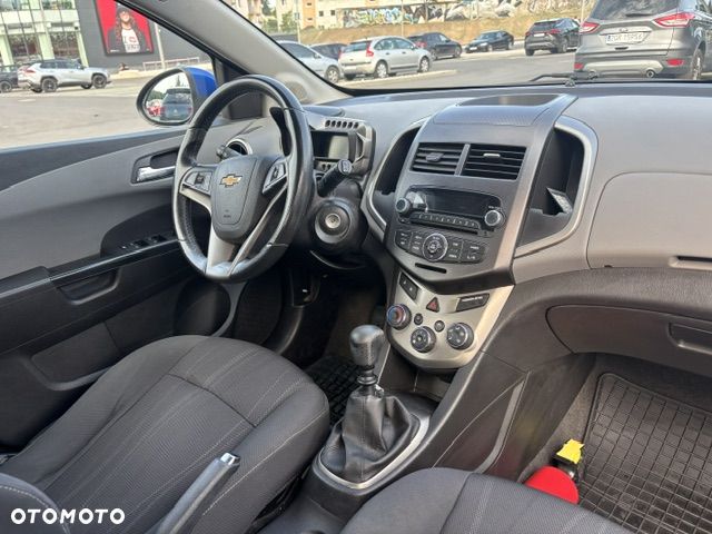 Chevrolet Aveo 1.6 LTZ - 12
