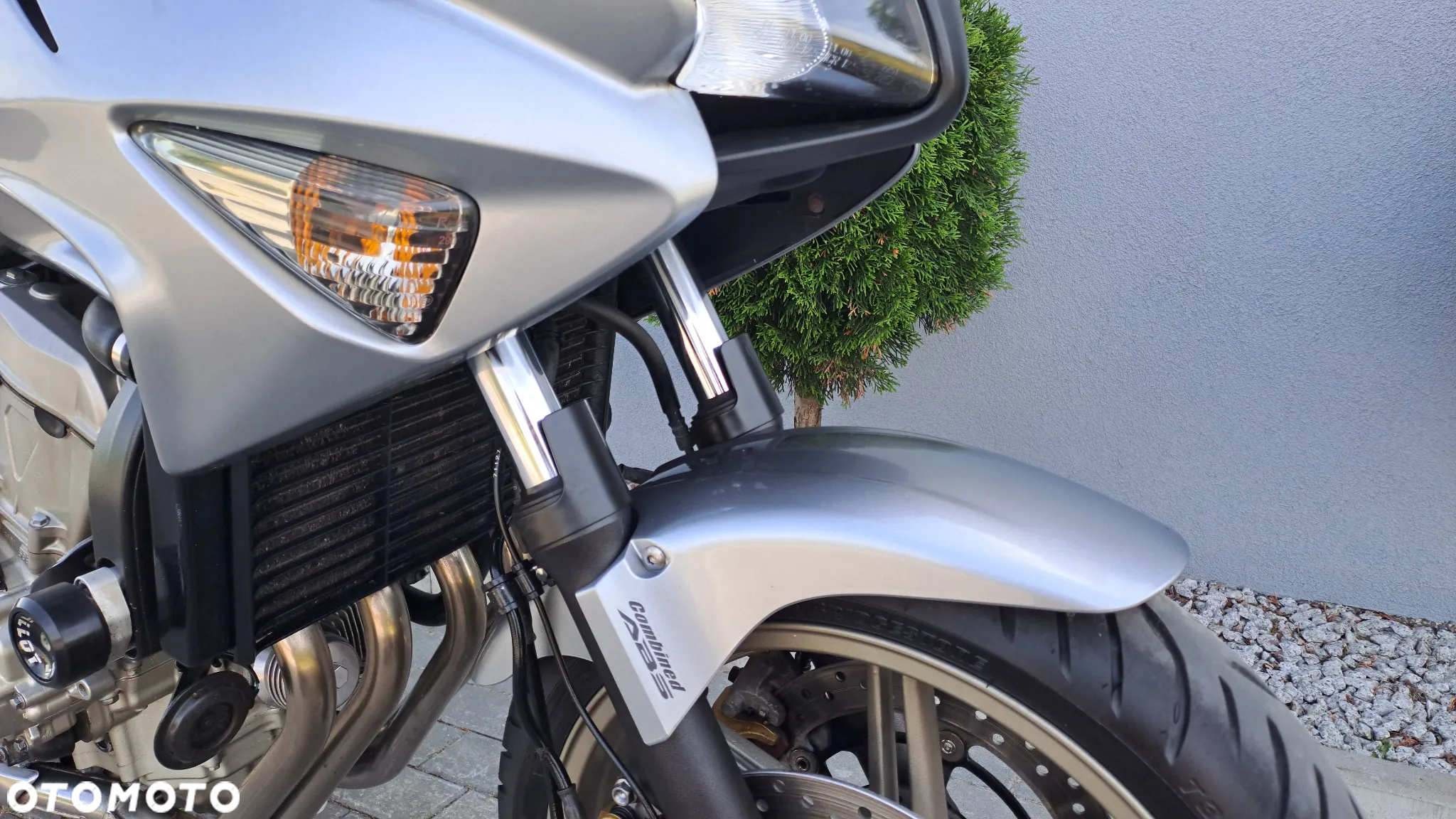 Honda CBF - 12