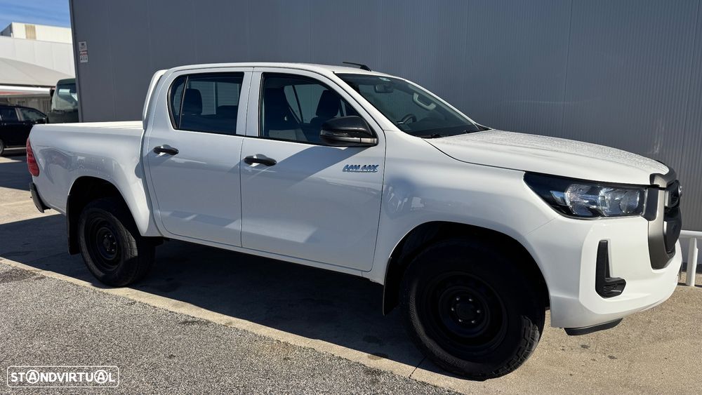 Toyota Hilux 2.4 D-4D 4WD CD CM - 11
