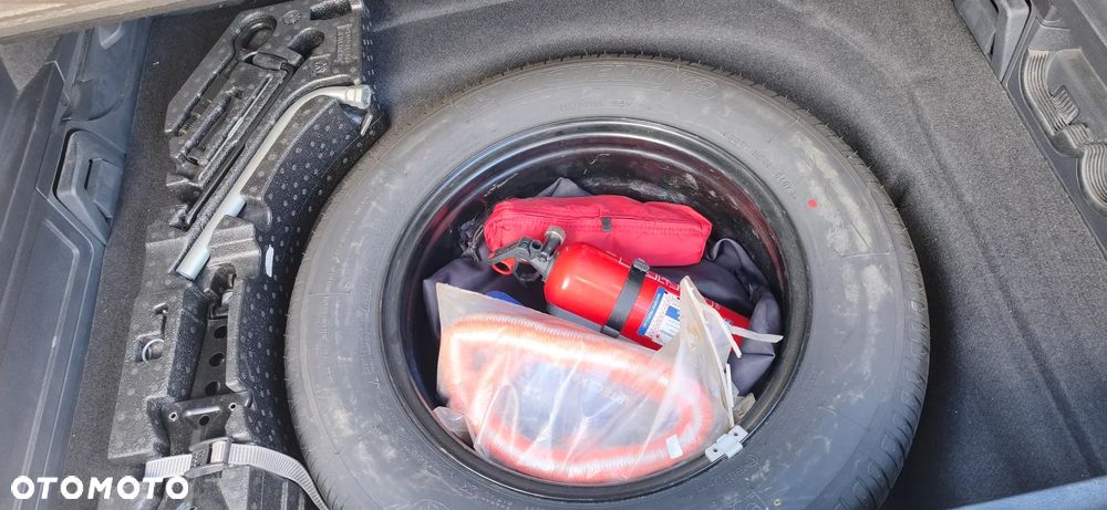 Volkswagen Passat 2.0 TDI SCR Comfortline - 12