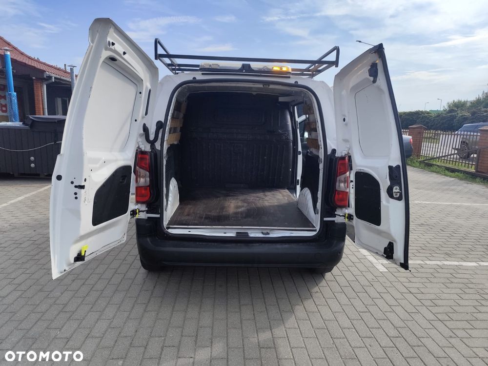 Opel COMBO - 11