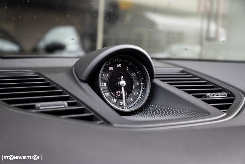 Porsche Panamera 4 E-Hybrid - 36