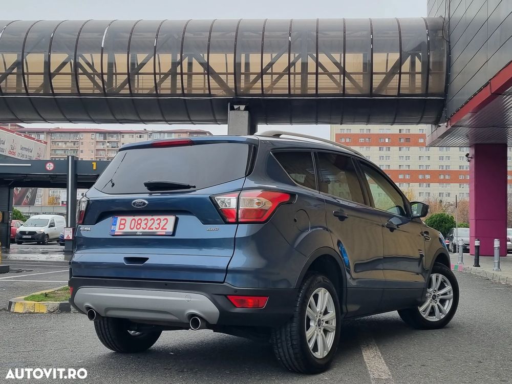 Ford Kuga 2.0 TDCi 4x4 Aut. Titanium - 4