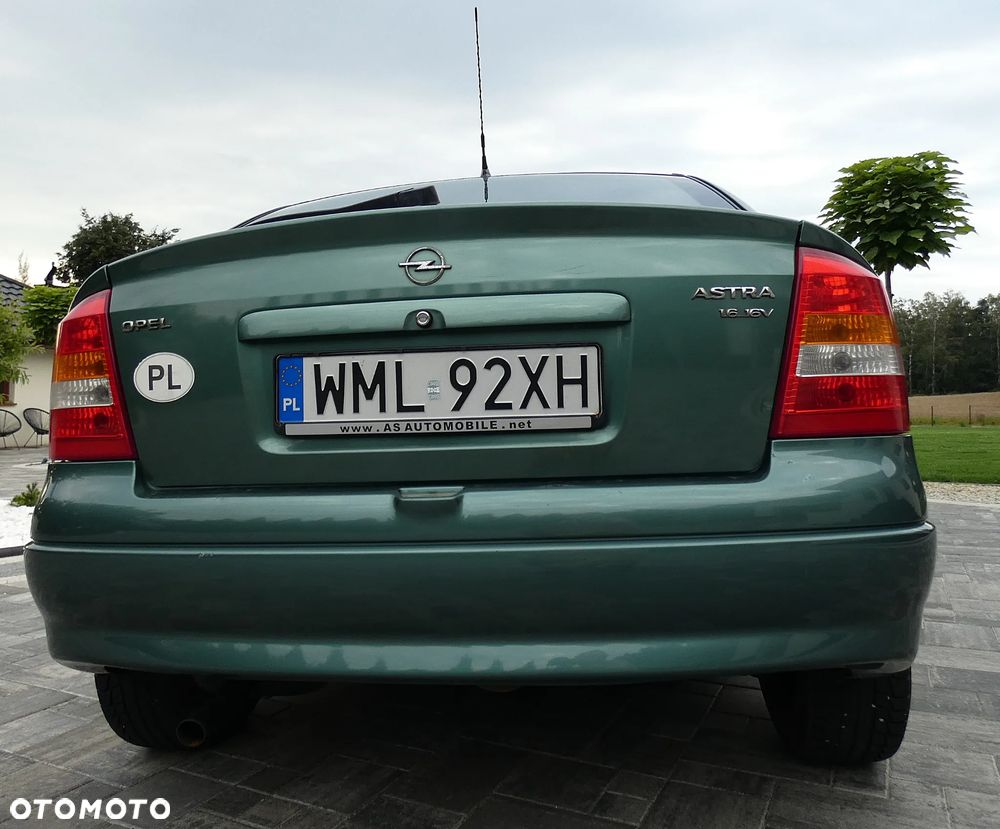 Opel Astra 1.6 Sportive - 8