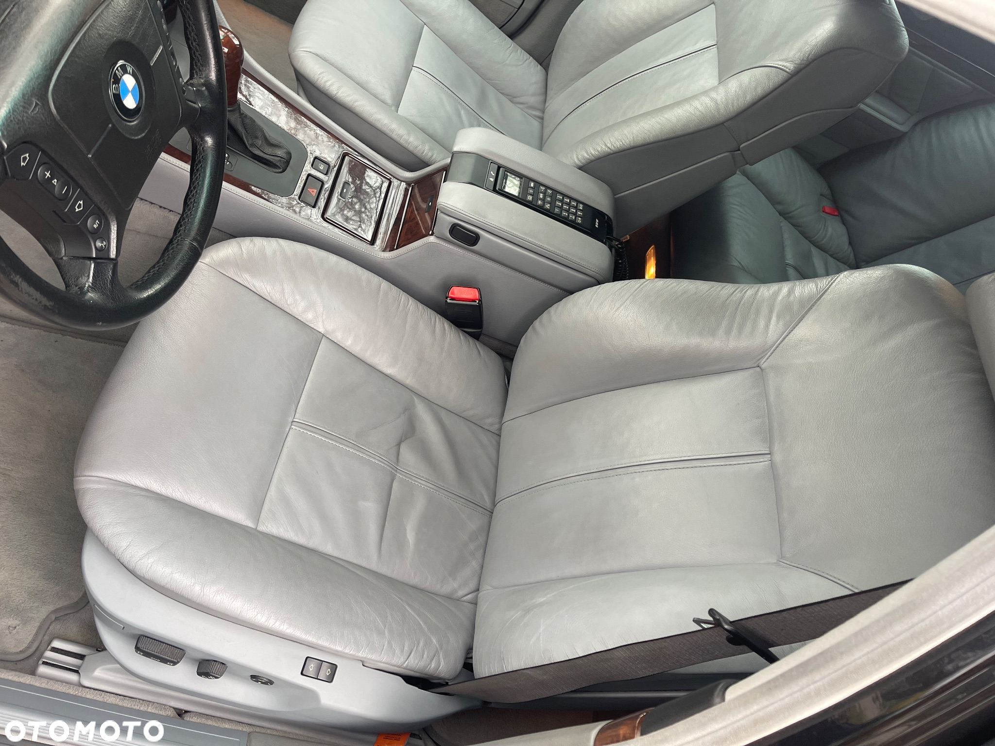 BMW Seria 7 750i - 7