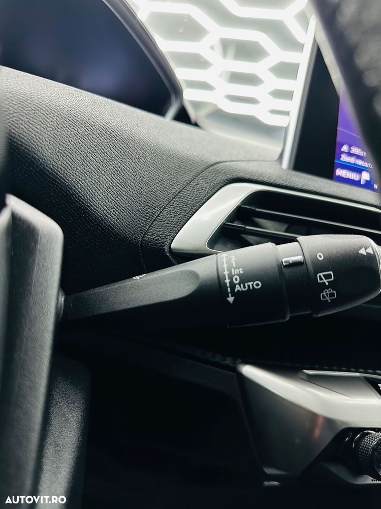 Peugeot 3008 PureTech 130 Stop & Start GPF Allure - 32