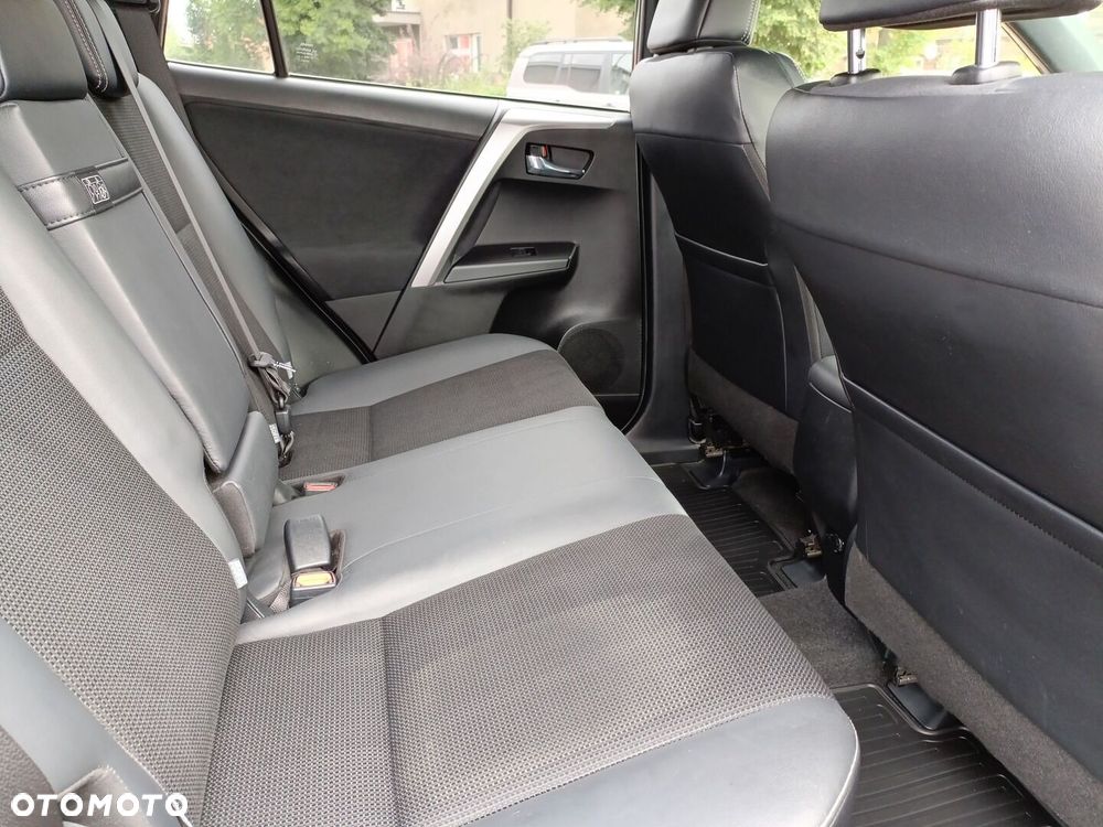 Toyota RAV4 Hybrid Style 4x2 - 14