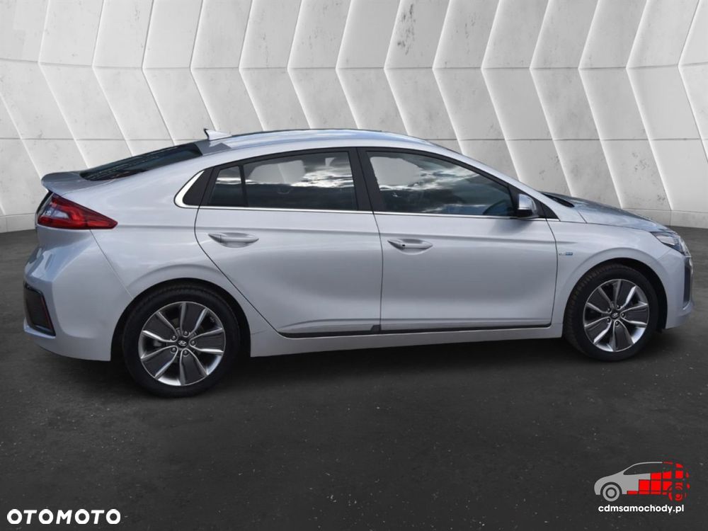 Hyundai IONIQ - 11