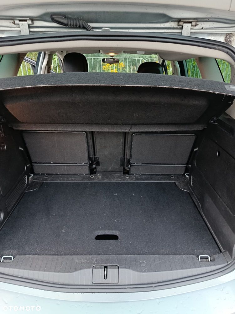 Opel Meriva - 14