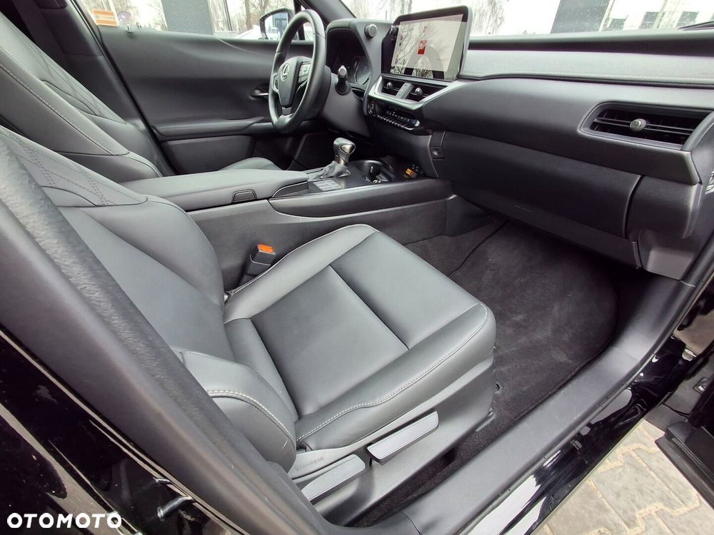 Lexus UX 250h GPF F Sport Design 2WD - 28