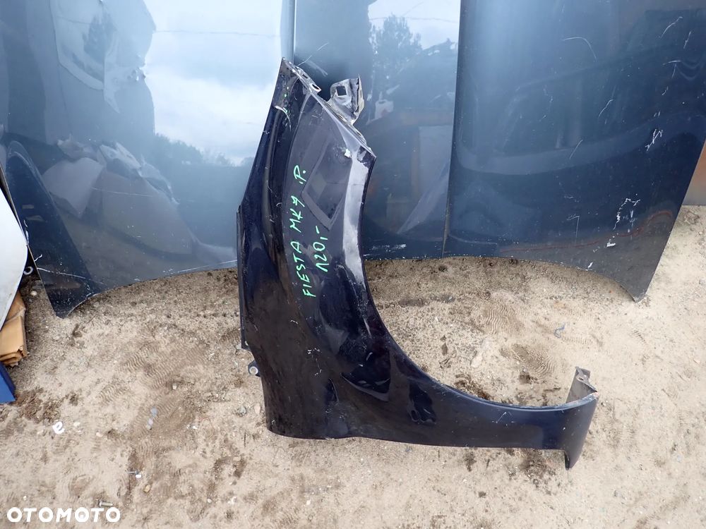 FORD FIESTA MK7 BŁOTNIK PRAWY PRZÓD - 1