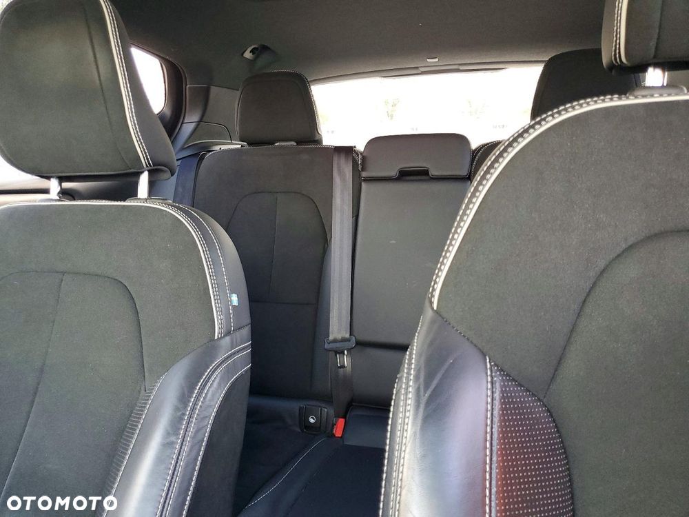 Volvo XC 40 T5 AWD R-Design - 10