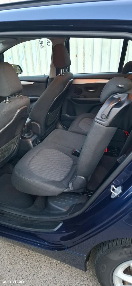 BMW Seria 2 216d - 11