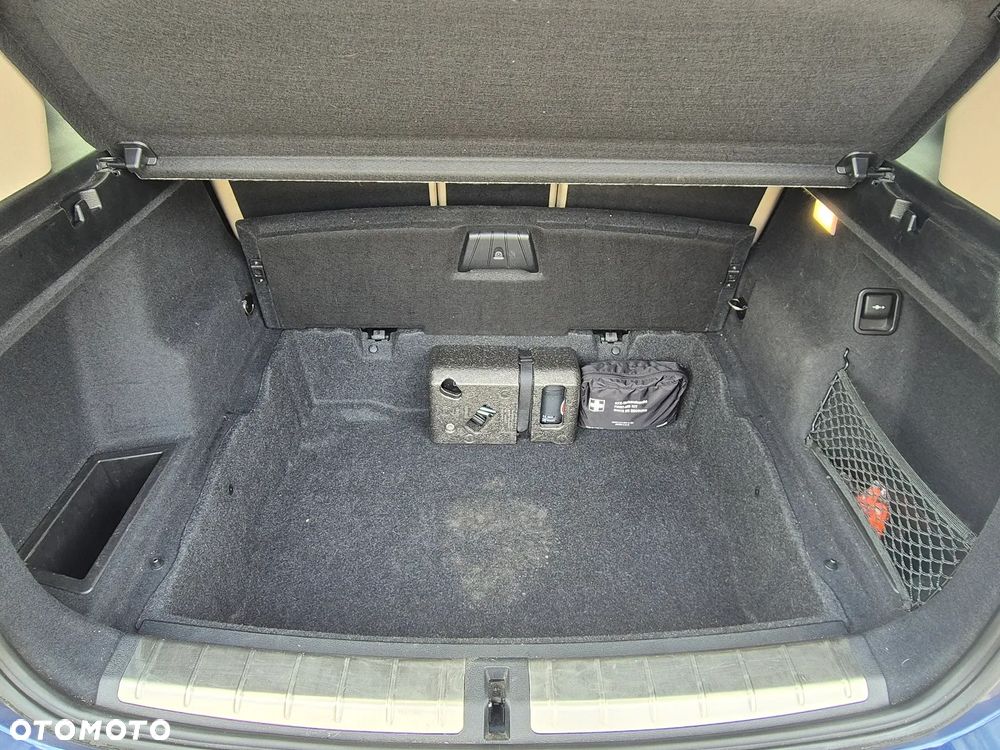 BMW X1 sDrive18i - 13