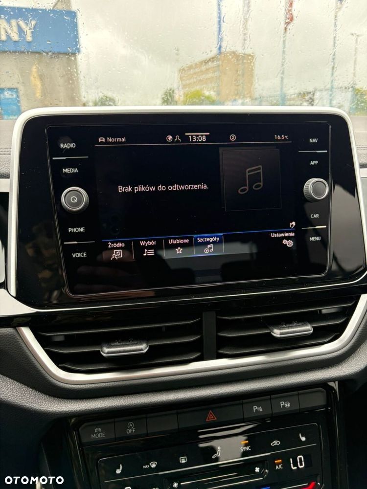 Volkswagen T-Roc - 16