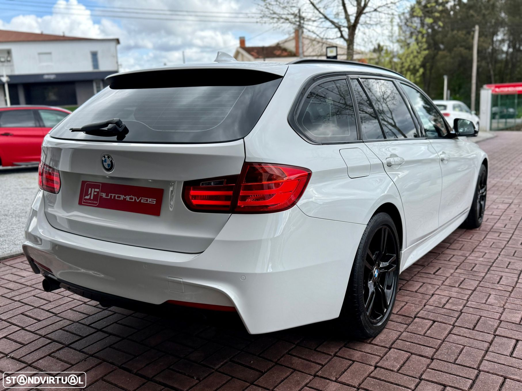 BMW 318 d Touring xDrive Pack M - 9