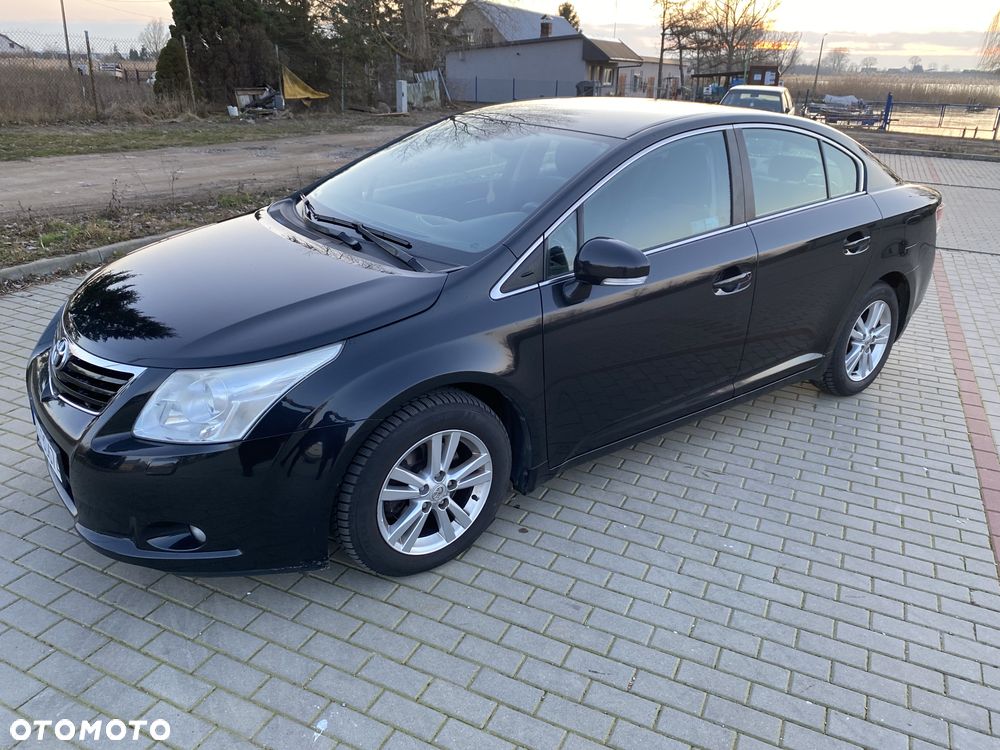 Toyota Avensis 2.0 D-4D Luna - 1
