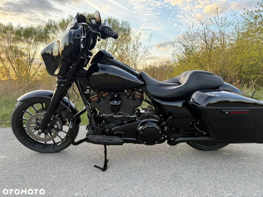 Harley-Davidson Touring Street Glide - 2