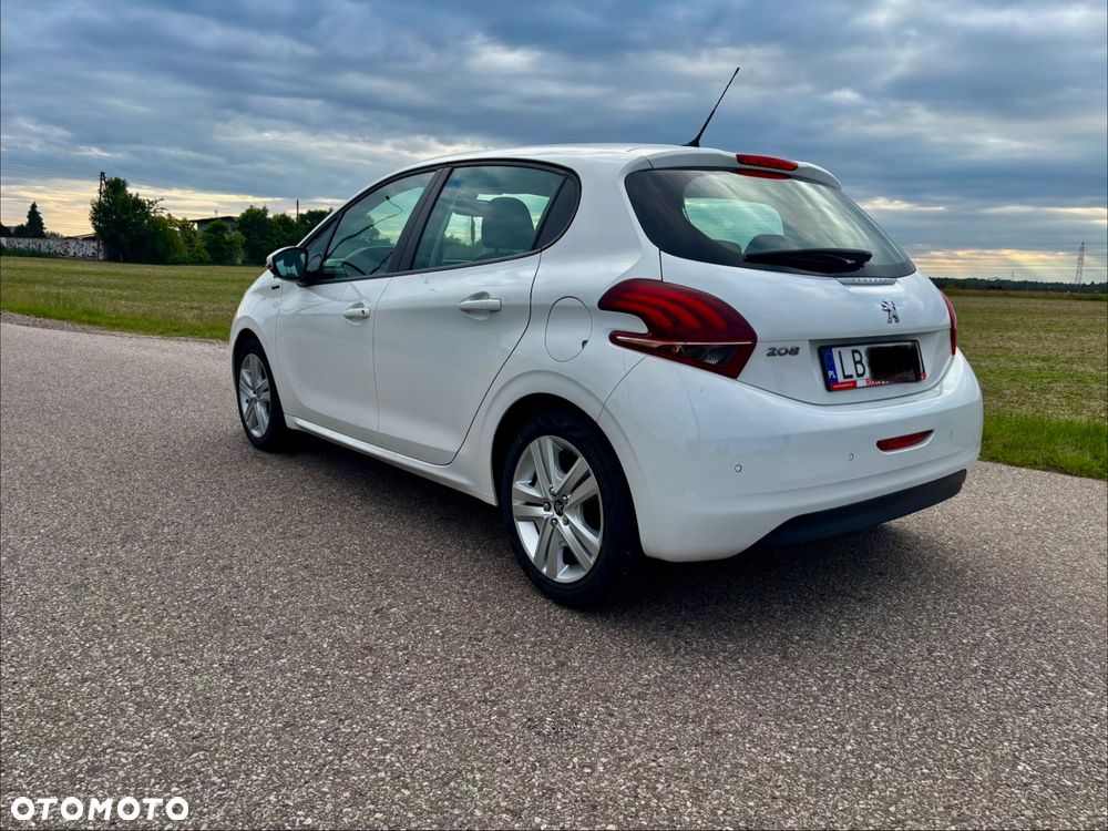 Peugeot 208 1.2 PureTech GPF Signature S&S - 10