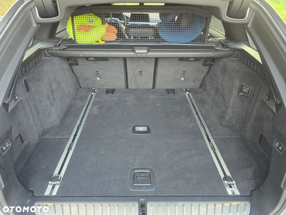 BMW Seria 5 520d xDrive Sport Line - 24