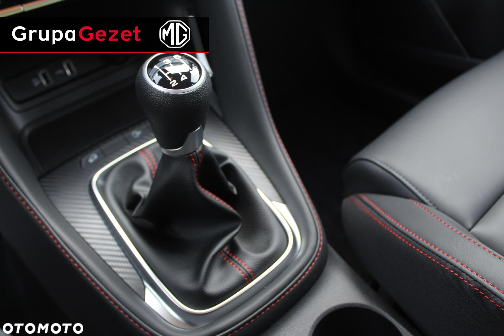MG ZS - 16