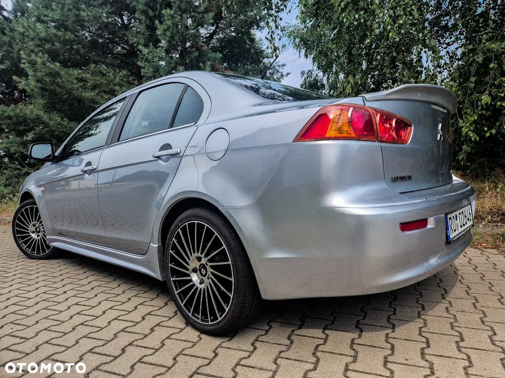 Mitsubishi Lancer 1.8 Intense - 12