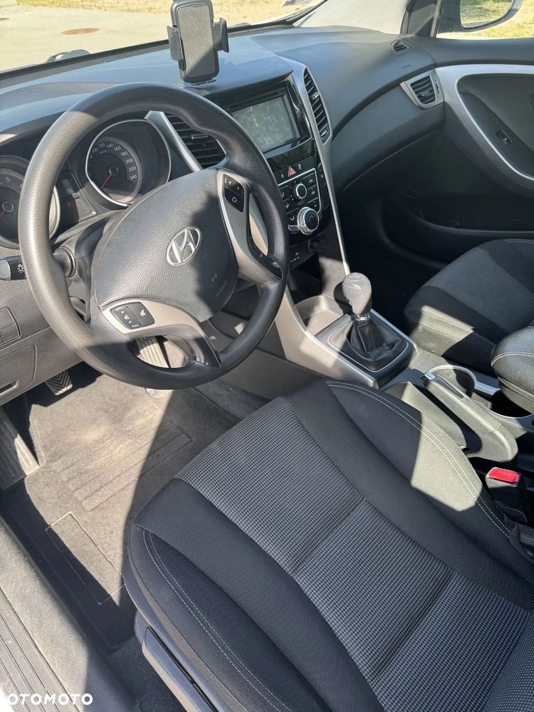 Hyundai i30 1.6 Comfort - 11