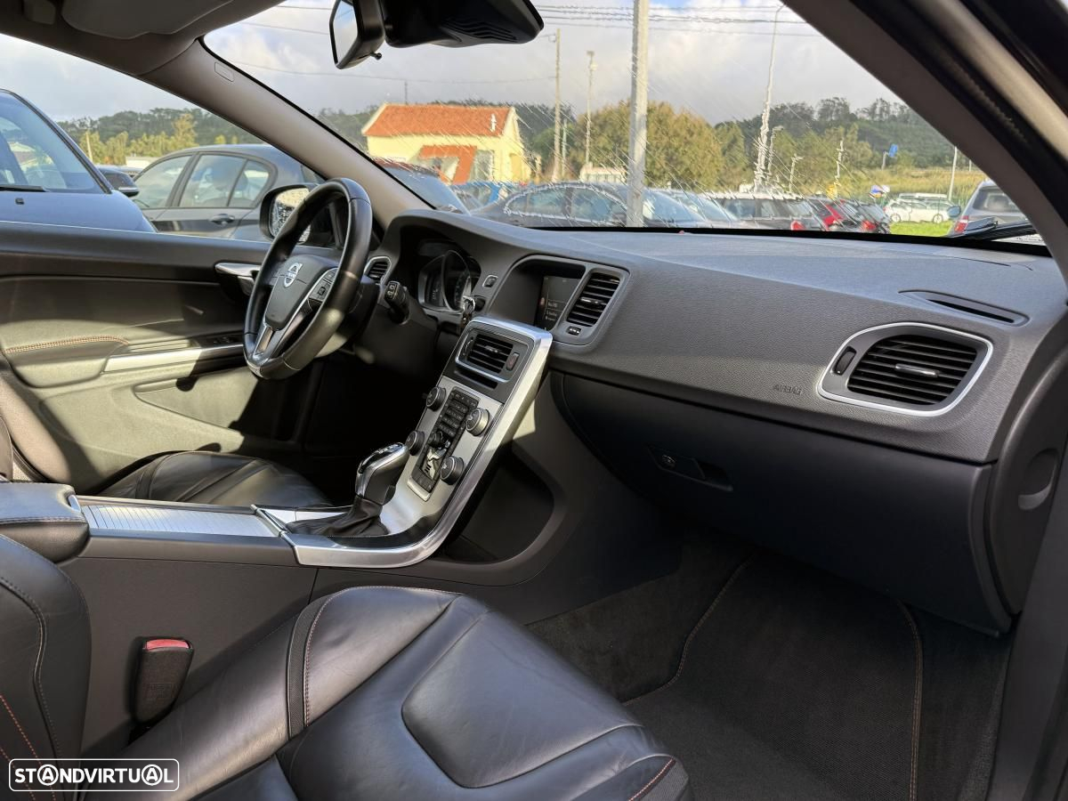 Volvo V60 2.0 D4 VOR Geartronic - 25