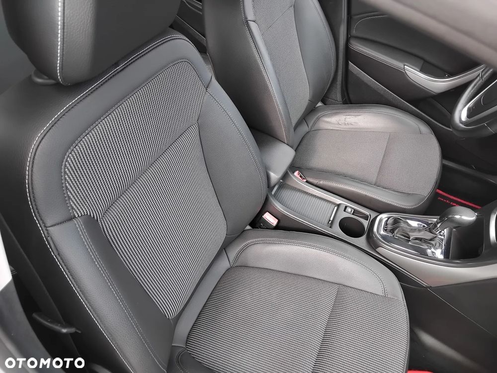 Opel Astra 1.4 Turbo 150 Jahre - 8