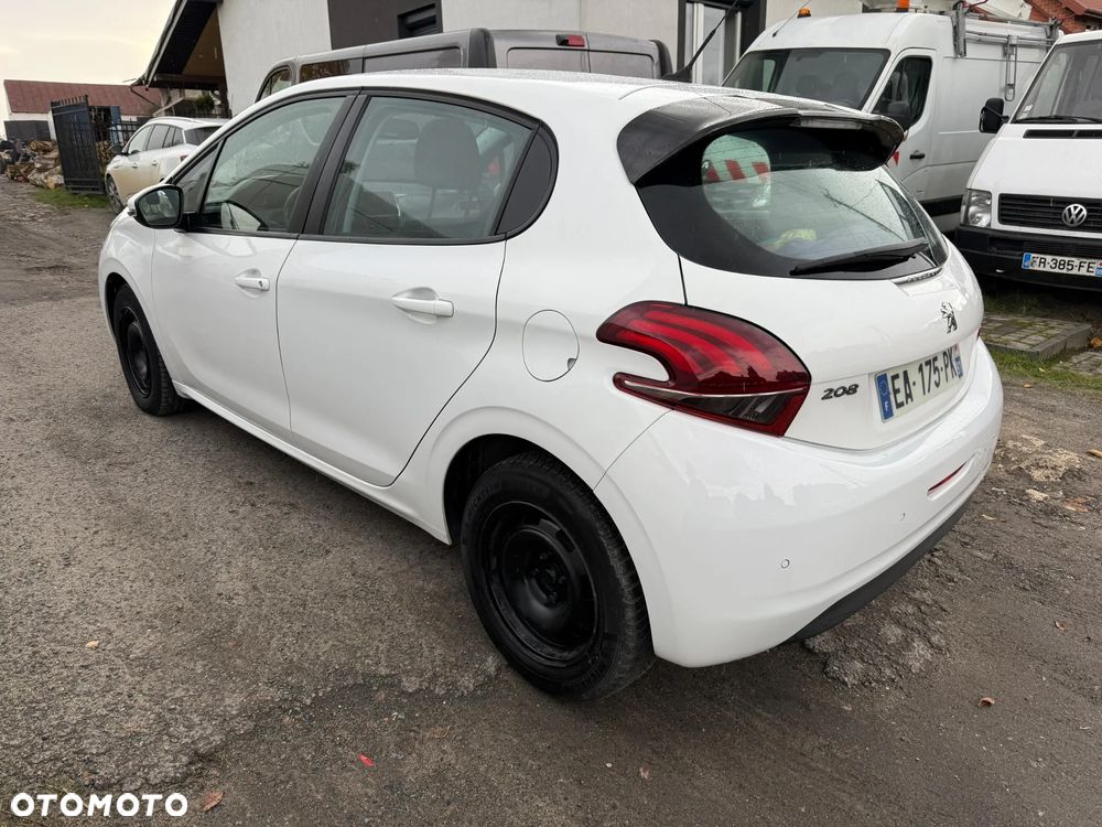 Peugeot 208 - 11