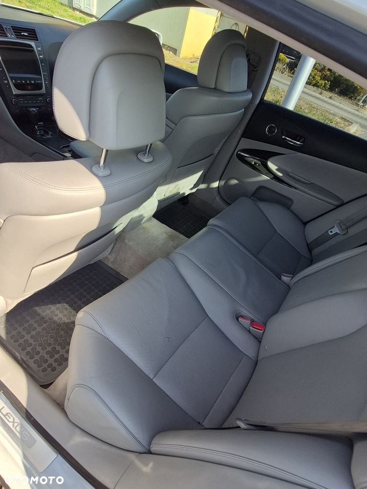 Lexus GS - 15