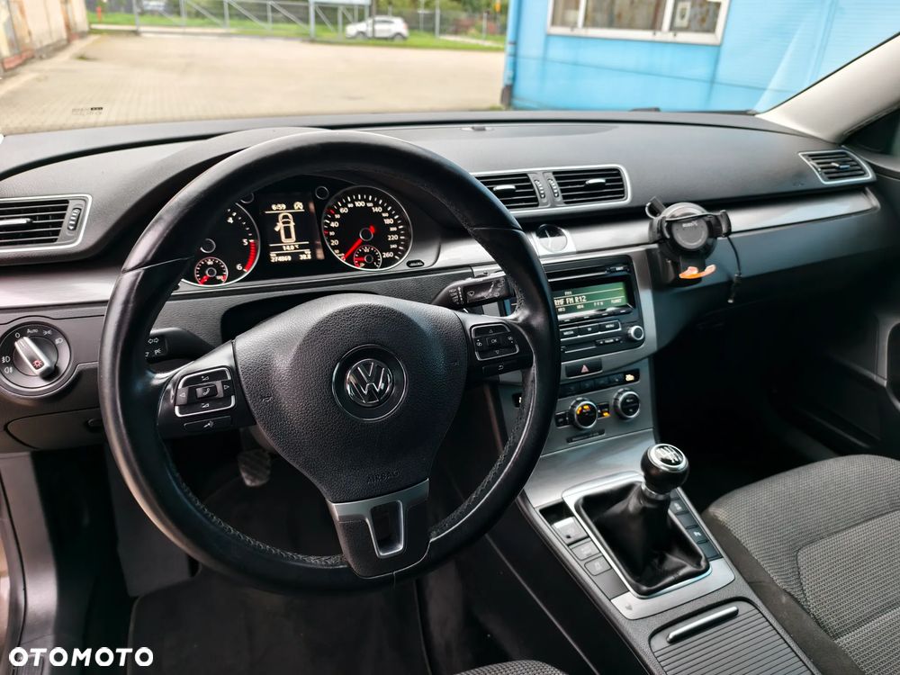 Volkswagen Passat 2.0 TDI BlueMotion Technology Comfortline - 11