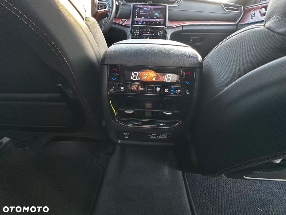 Jeep Grand Cherokee 3.6 V6 Summit - 24