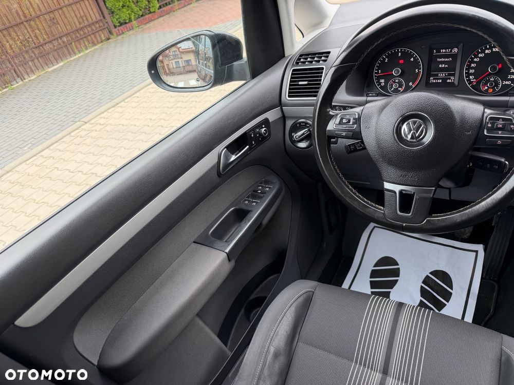 Volkswagen Touran 2.0 TDI DPF BlueMotion Technology MATCH - 25