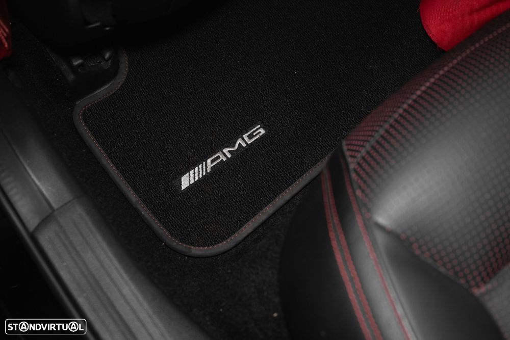 Mercedes-Benz A 45 AMG 4Matic Speedshift 7G-DCT - 41