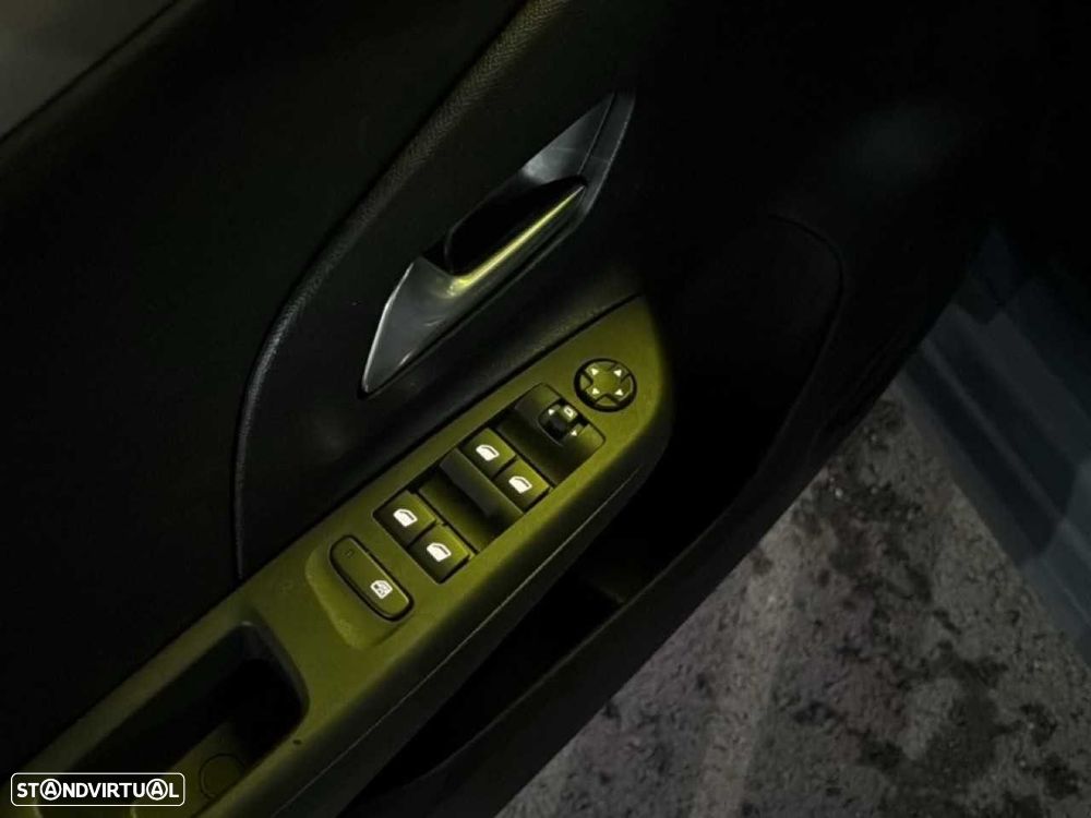 Opel Corsa 1.2 T Edition - 12