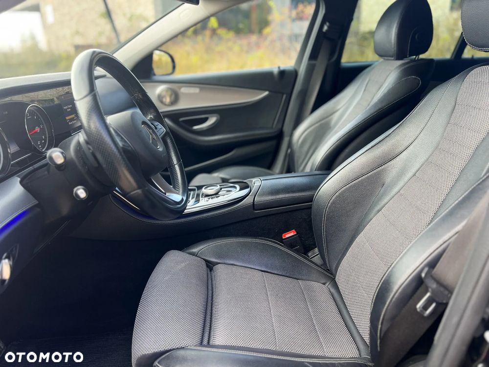 Mercedes-Benz Klasa E 220 d T 9G-TRONIC - 11
