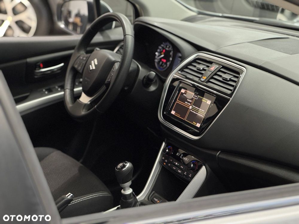 Suzuki SX4 S-Cross 1.4 T Premium 4WD - 33